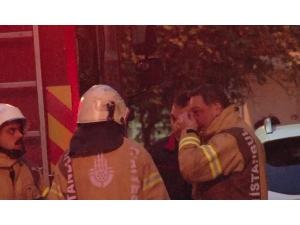 Bayrampaşa’da Yanan Evden Kopan Parça İtfaiyecinin Başına Düştü