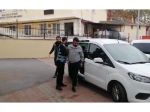 İstanbul Trafiğini “Makas” Atarak Birbirine Katan Magandalar Yakalandı