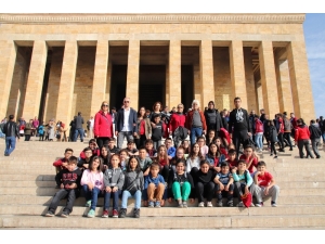 Eskişehir Anadolu Yıldızları Spor Kulübü Öğrencilerini Anıtkabir Ziyareti