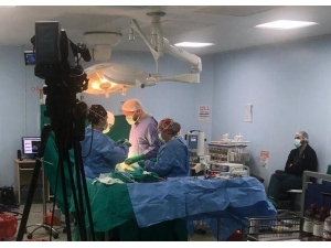 Iraklı Beyin Cerrahlarına Canlı Yayınla Ameliyat Eğitimi