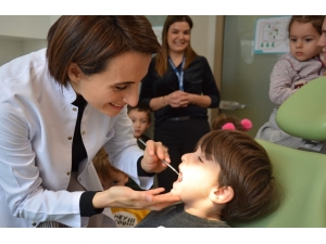 Miniklere Ağız Ve Diş Bakımı Anlatıldı