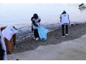 Ardeşen’de ’Sıfır Atık Mavi’ Sloganıyla Çöpler Toplandı