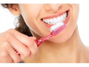 "Diş Macunu Tek Başına Yeterli Değil"