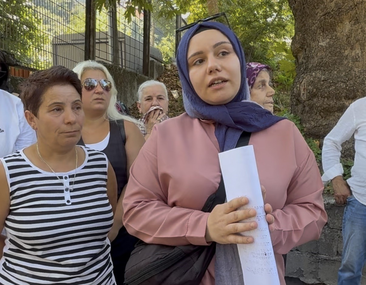 zonguldak-belediyesi-nin-cop-santiyesi-mahalleliyi-cileden-cikartti