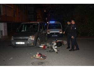 Kaza Yapan Motosiklet Sürücüsü Kaskı Sayesinde Kazayı Ucuz Atlattı