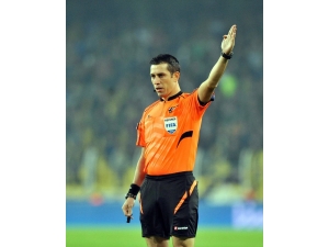 Süper Lig’in 13. Haftasında Oynanacak Olan Trabzonspor - Galatasaray Maçını Ali Palabıyık Yönetecek.