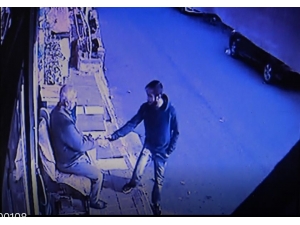 Tokalaşma Bahanesiyle Yaşlı Adamın Emekli Maaşını Alıp Kaçtı