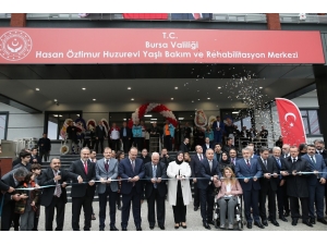 Bakan Selçuk 5 Yıldızlı Otel Konforundaki Huzurevini Açtı