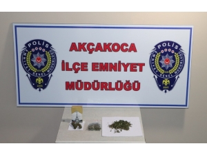 Polisten Akçakoca’da Uyuşturucu Operasyonu