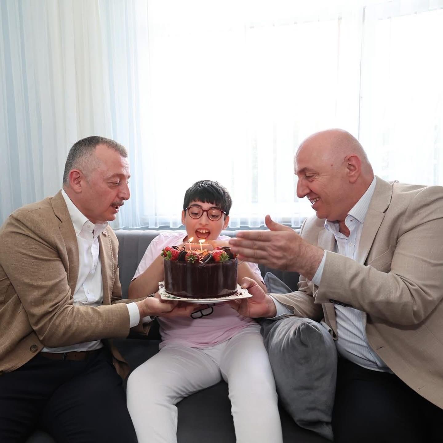 zeynep-asya-ya-buyukakin-dan-dogum-gunu-surprizi