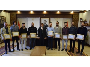 Uyuşturucu İle Mücadele Eden Polislere Başarı Belgesi Verildi