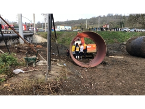 Su Boru Hattı Çalışmasında Göçük, 1 İşçi Göçük Altında Kaldı