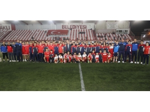 Bayraklı Belediyesi Futbol A Takımı Sezonu Açtı