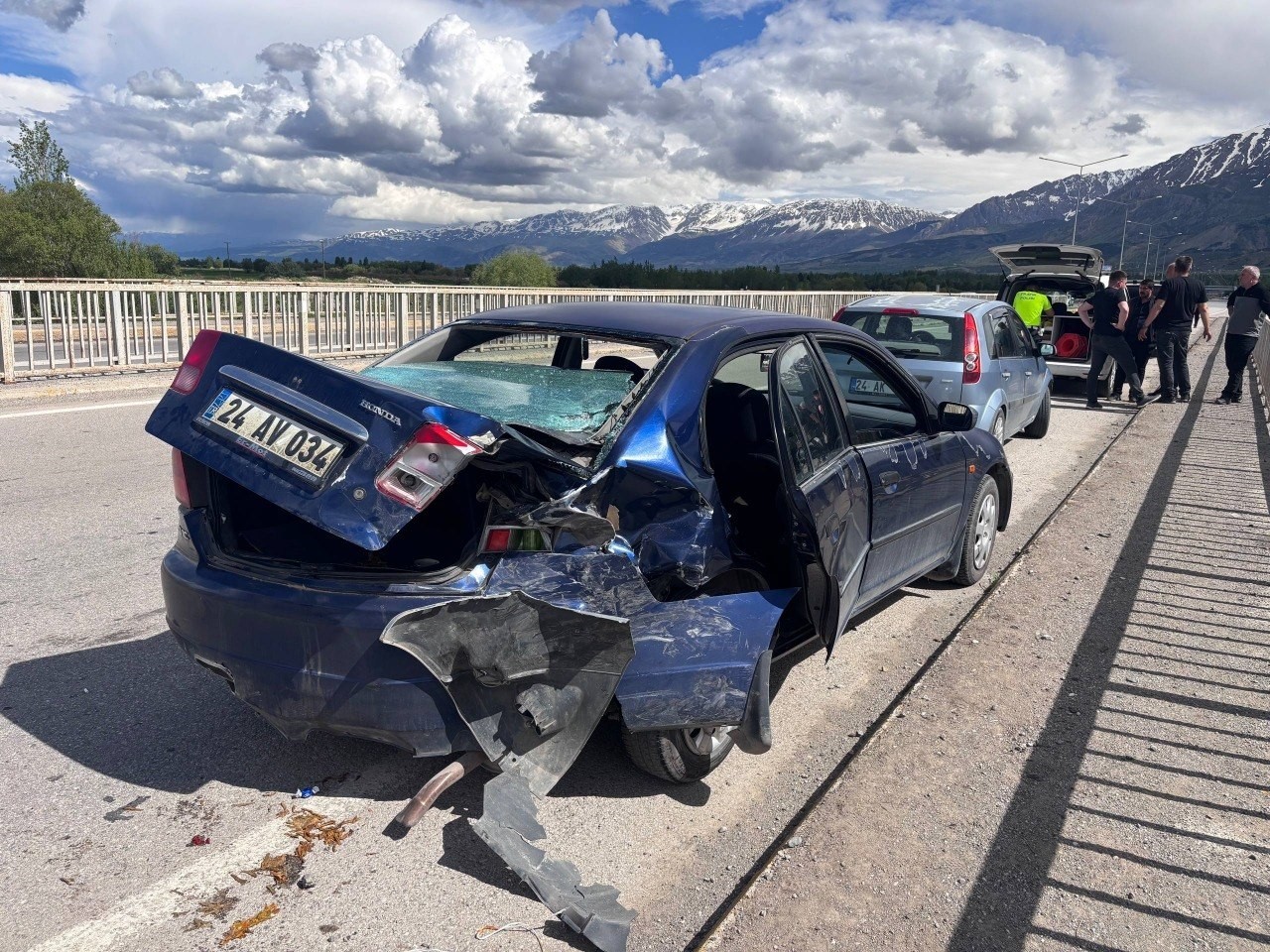 erzincan-caglayan-karayolu-nda-trafik-kazasi-2-yarali
