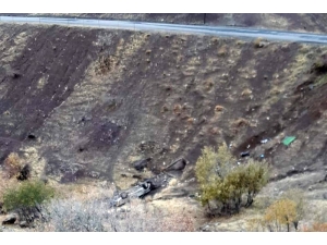 Siirt’te Araç Şarampole Yuvarlandı: 1 Yaralı