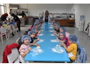 Minikler Hayal Dünyalarını Ekmeğe Yansıttı