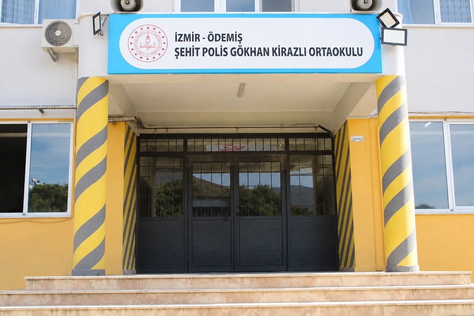 sehidin-adi-odemis-teki-yeni-merkezde-yasatilacak
