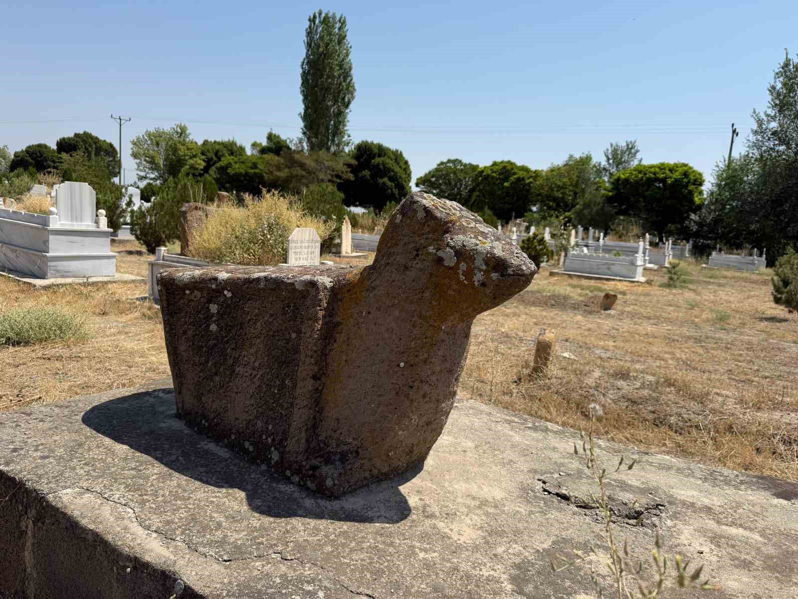 igdir-daki-kocbasi-mezarligi-tarihe-isik-tutuyor