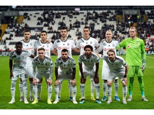 Uefa Avrupa Ligi: Beşiktaş: 0 - Slovan Bratislava: 0 (Maç Devam Ediyor)