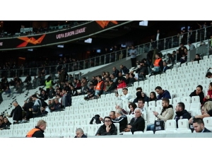 Tribünler Boş Kaldı