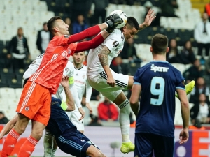 Uefa Avrupa Ligi: Beşiktaş: 2 - Slovan Bratislava: 1 (Maç Sonucu)