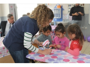 Vanlı Minik Öğrenciler Diş Hastalıkları Hakkında Bilgilendirildi