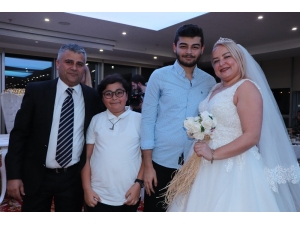 Güzellik Uzmanına Sürpriz Düğün