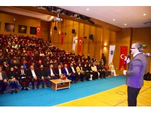 Dilovası’nda “Bilinçli Aile, Duyarlı Gençlik” Konferansı