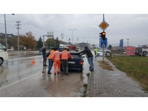 Düzce’de Yağmur Kazayı Beraberinde Getirdi