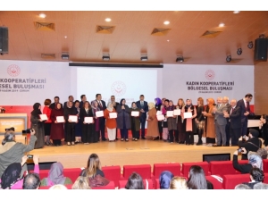 Bakan Selçuk: "Kadınlarımızın İş Gücüne Katılımını Destekleyerek, 2023’te Ülkemizi Dünyanın En İyi 10 Ekonomisinden Biri Yapacağız"