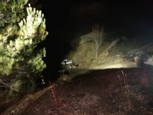 Kontrolden Çıkan Otomobil, Uçurumdan Aşağı Yuvarlandı: 5 Yaralı