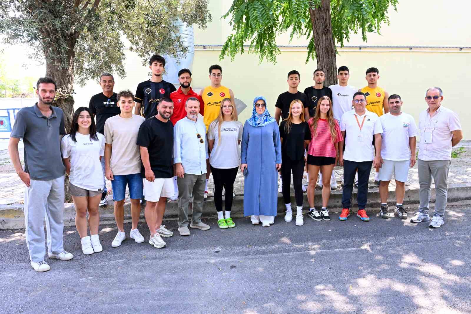 2026-yks-ozyes-heyecani-manisa-celal-bayar-universitesi-nde-basladi