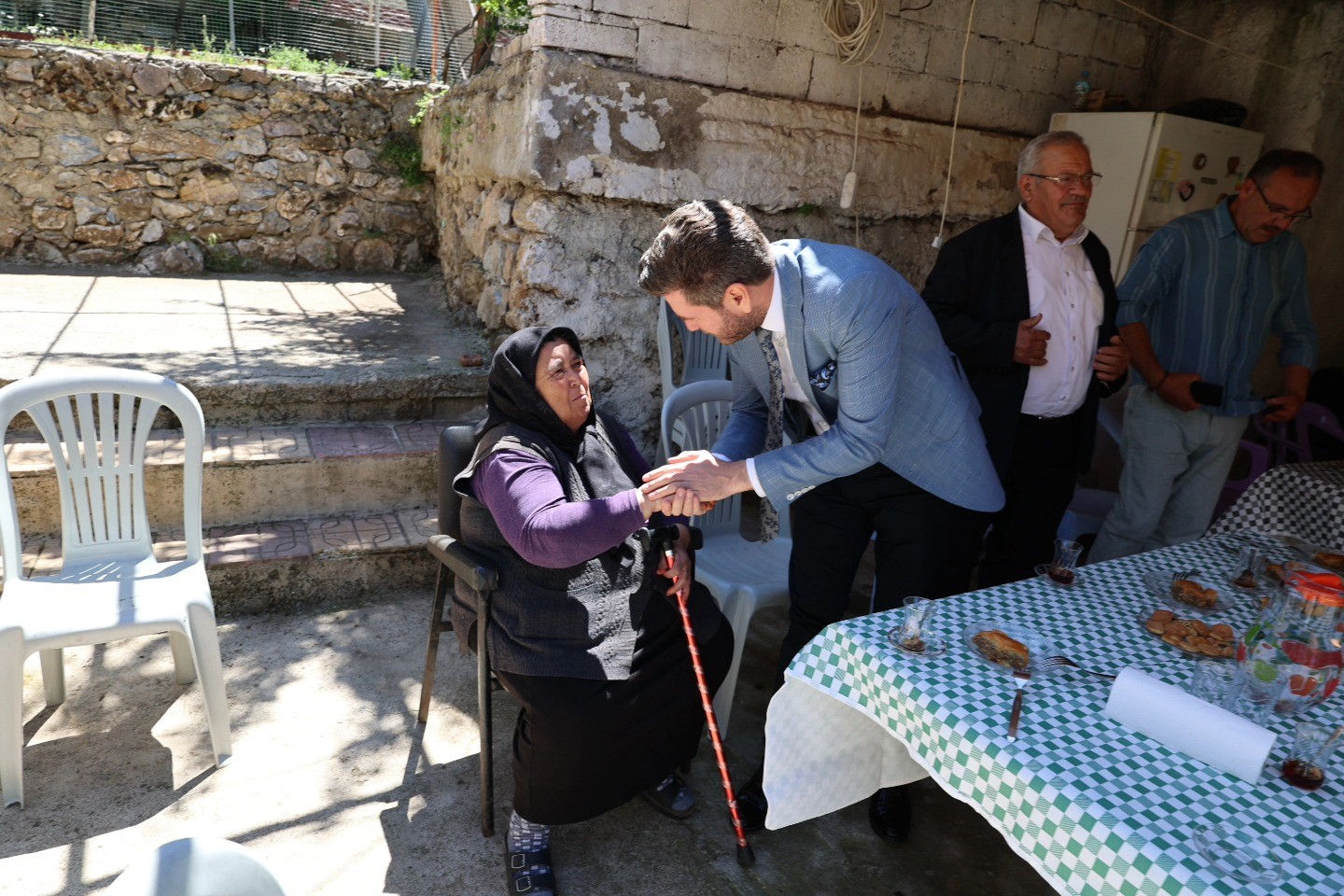 baskan-tatik-tan-sehit-ailelerine-anlamli-ziyaret