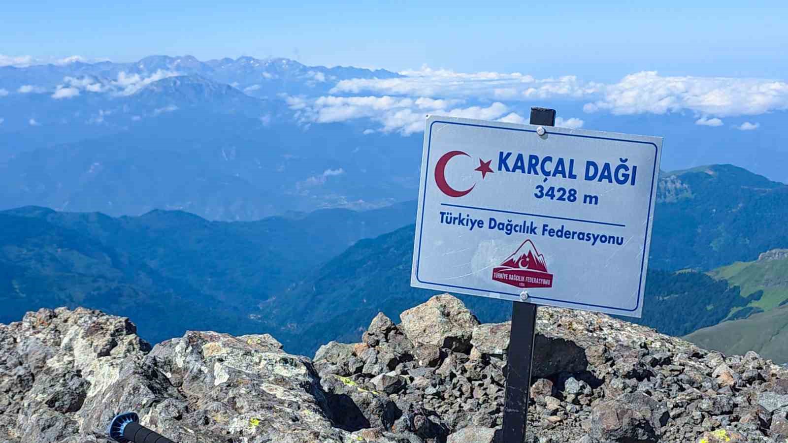 3-bin-428-rakimdaki-karcal-dagi-nin-zirvesi-havadan-goruntulendi