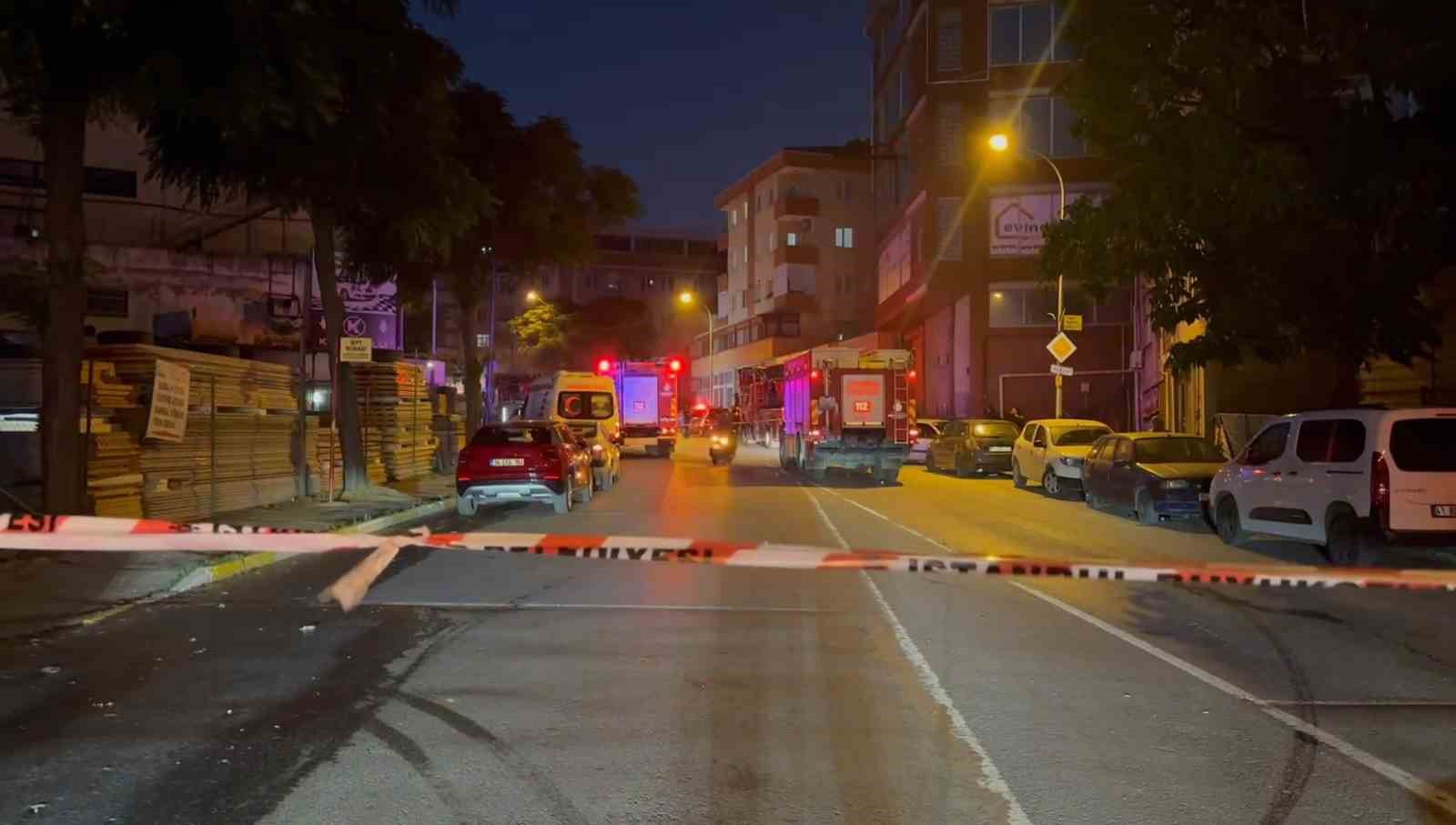 pendik-te-deterjan-uretim-yapan-fabrikada-cikan-yangin-sonduruldu