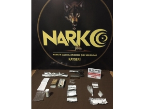 Kiralık Araç İle Uyuşturucu Ticaretini Polis Engelledi