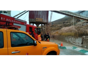 Taş Kırma Makinesine Düşen İşçi Öldü