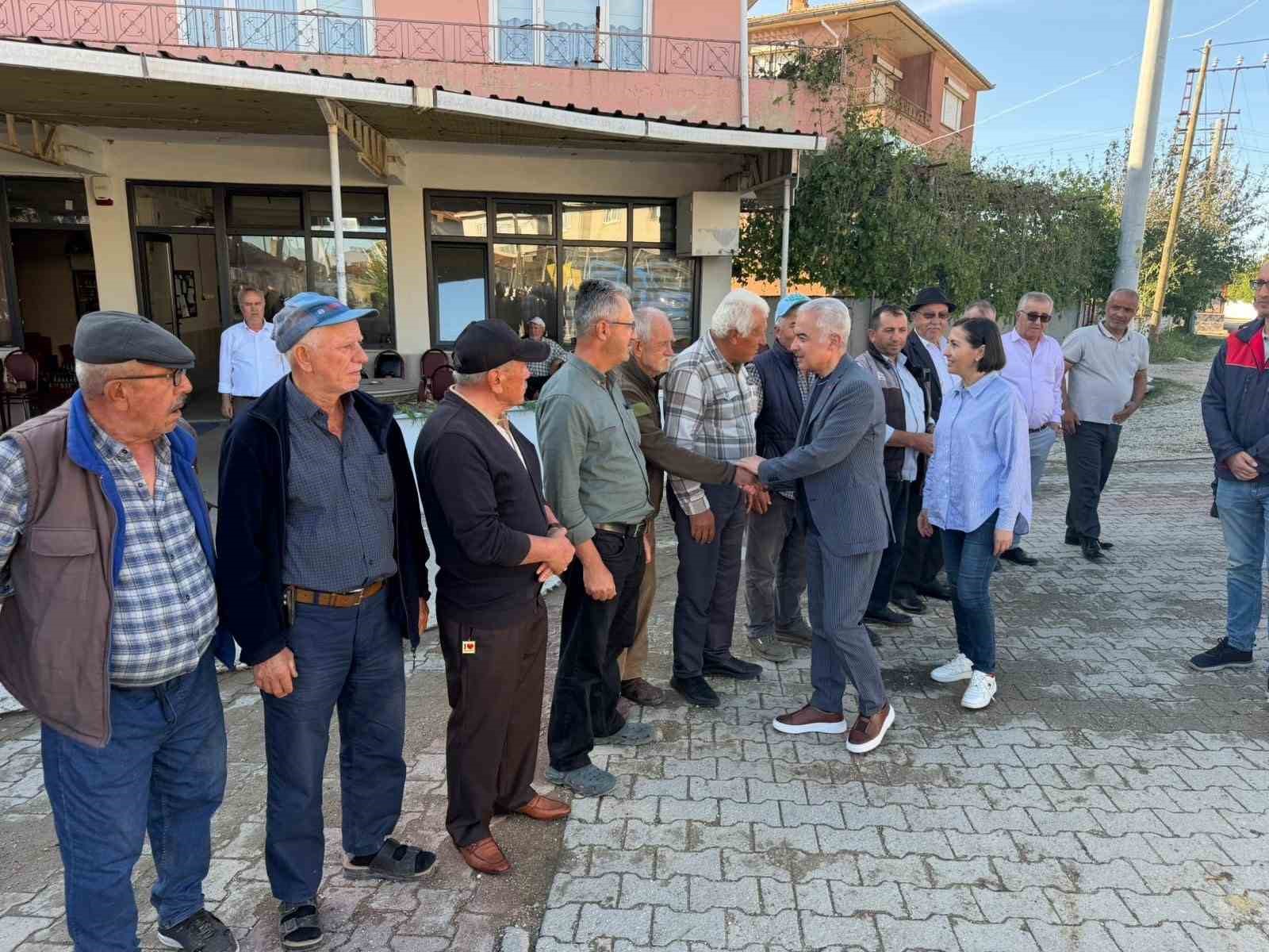 vali-turan-doludan-etkilenen-dokuzhoyuk-koyunde-incelemelerde-bulundu
