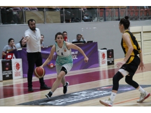 Türkiye Kadınlar Basketbol Ligi: Yalova Vıp: 58 - Bosna 34: 69