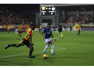 Süper Lig: Göztepe: 1 - Fenerbahçe: 1 (İlk Yarı)