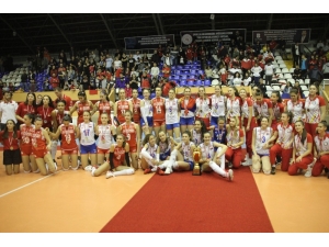 Milliler, 17 Yaş Altı Kızlar Avrupa Şampiyonası’nı Gümüş Madalya İle Tamamladı