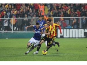 Süper Lig: Göztepe: 2 - Fenerbahçe: 2 (Maç Sonucu)