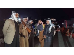 Irak’ın Zikar Kentinde Aşiretler Kontrol Noktası Kurdu