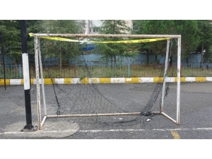 Üzerine Kale Direği Düşen Öğrenci Yaşam Mücadelesi Veriyor