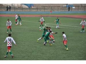 Bal: Kars 36 Spor: 3 Torul Belediye Gençlik Spor: 0