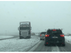 Çamlıbel Geçidi’nde Sürücülere Kar Engeli