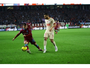 Süper Lig: Trabzonspor: 0 - Galatasaray: 0 (İlk Yarı)