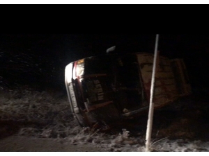 Sivas’ta Minibüs Devrildi