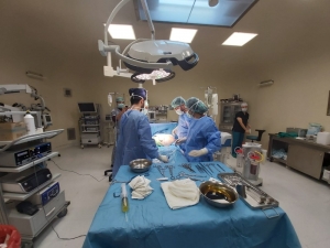 Ağrı Şikayetiyle Hastaneye Giden Kadının Karnından 4 Kiloluk Tümör Çıktı