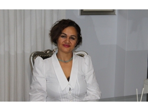 Erken Yaşta Meme Küçültme Ameliyatı Yaptırmak Daha Avantajlı